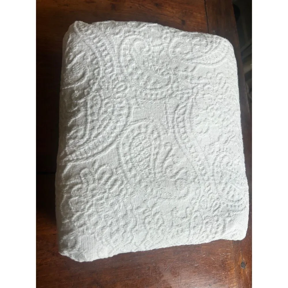 Piu Belle White Paisley Cotton Matelassé Twin Coverlet Bedspread Portugal
